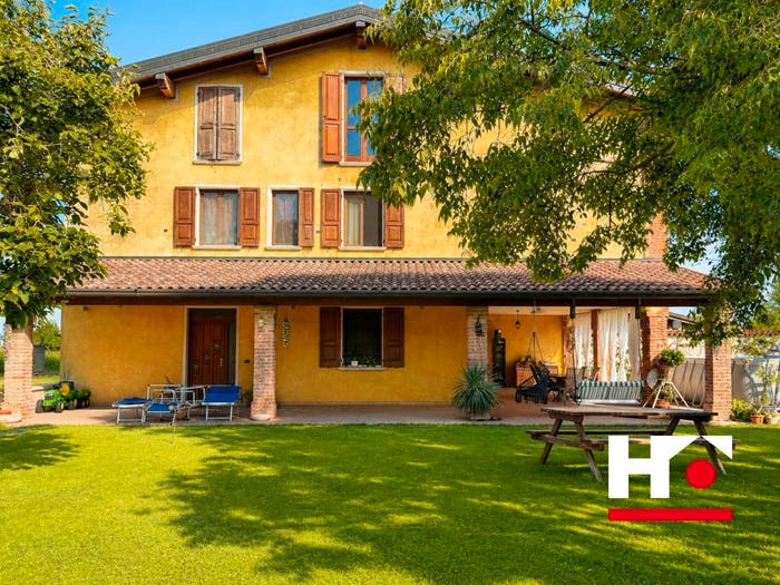 Casa con 6 locali in vendita in Via Martiri di Belfiore, Mazzano
