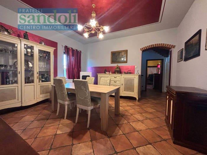 Casa con 5 locali in vendita in Via Falletti di Barolo, Centro, Villarboit