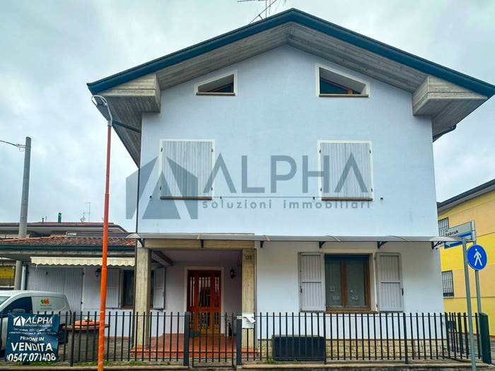 Casa con 6 locali in vendita in Via Tobruk, Ippodromo, Cesena