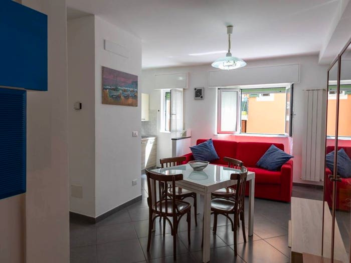 Appartamento trilocale in vendita in Via Novembre, Borgio, Borgio Verezzi