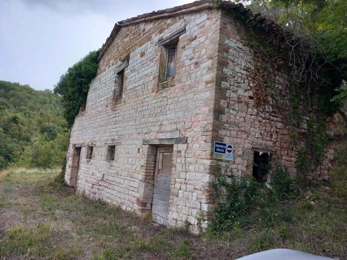 Casa quadrilocale in vendita in Frazione Prosano, Arcevia