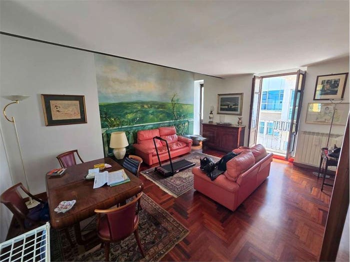 Appartamento con 6 locali in vendita in Via raffaellli, Centro Storico, Catanzaro