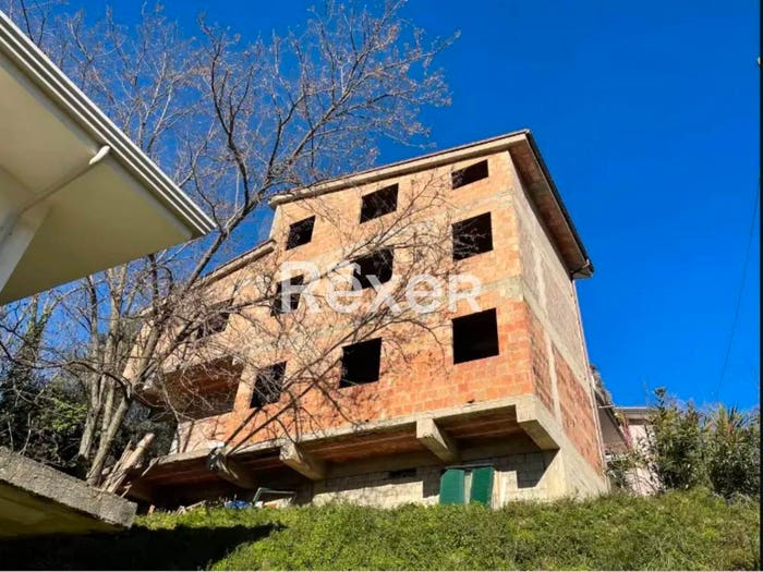 Casa con 6 locali in vendita in Via Cupini, Centro, Torano Castello
