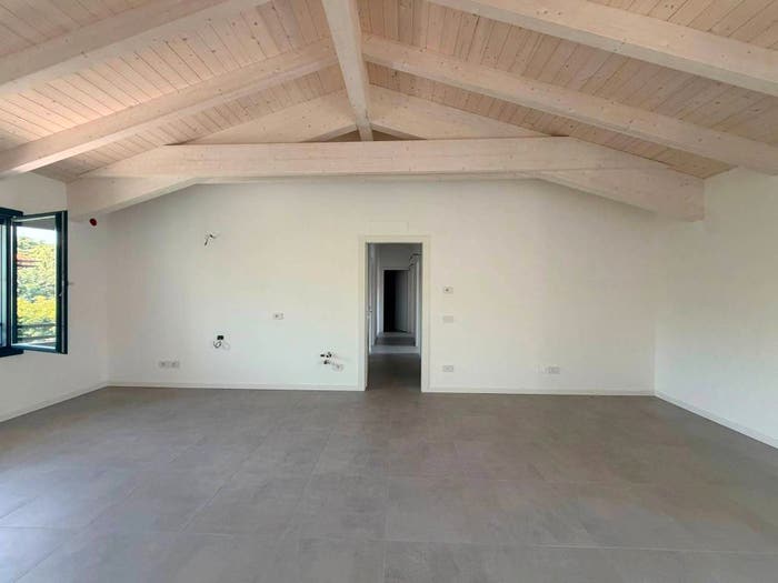 Appartamento quadrilocale in vendita in Via Maggio, Centro, Castrezzato