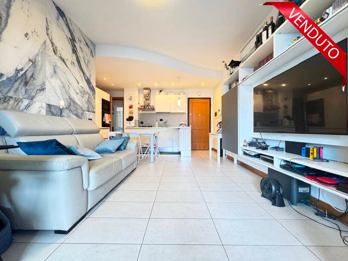 Appartamento trilocale in vendita in Via Luigi De Marchi, Fonte Laurentina, Roma