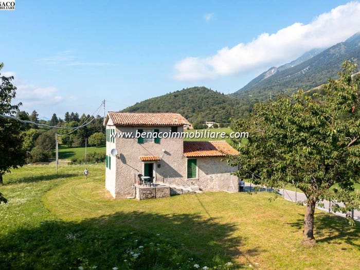 Casa trilocale in vendita in Via Prada, Brenzone sul Garda
