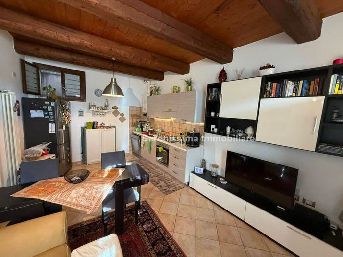 Appartamento trilocale in vendita in Via Vittorio Veneto, Colbordolo, Vallefoglia