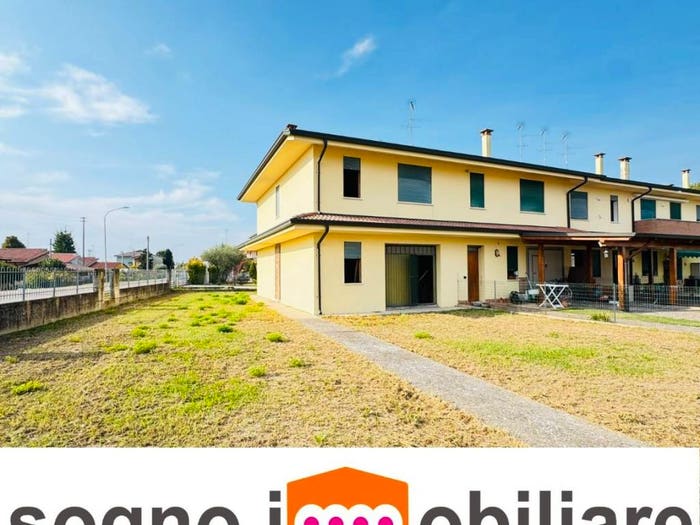 Casa con 5 locali in vendita in Via Roma, Centro, Badia Polesine