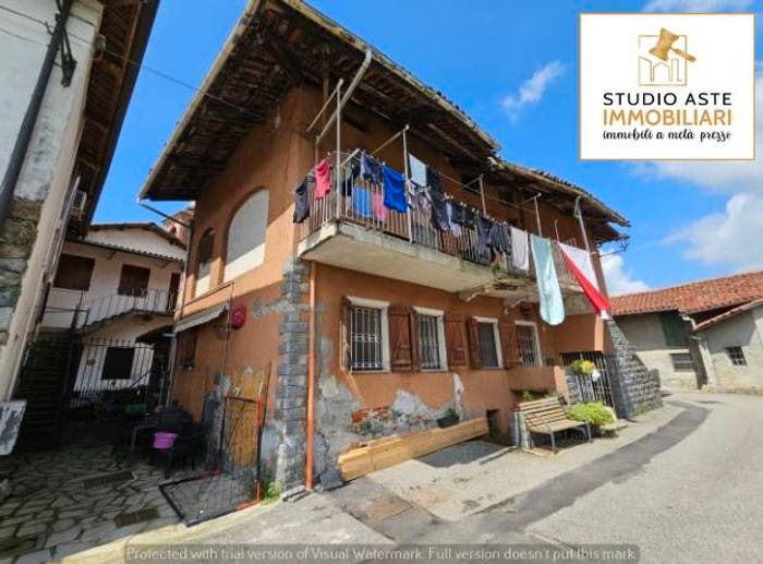 Casa con 5 locali in vendita in Via del Castello, Palazzo Canavese