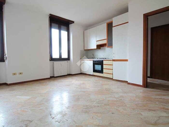 Appartamento trilocale in vendita in Via Aquileia, Via Veneto Borgo Trento, Brescia