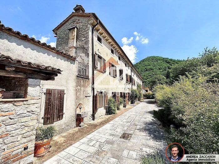Casa con 6 locali in vendita in via San Liberale, Valmareno, Follina