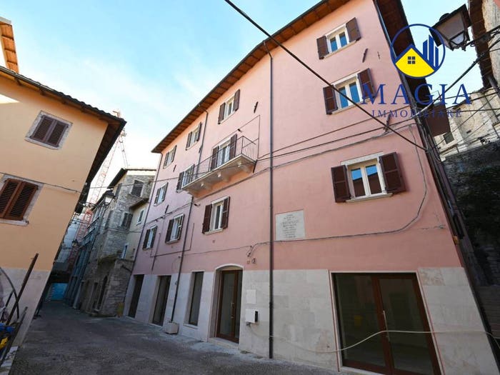 Appartamento con 6 locali in vendita in Corso Gregorio Schiavi, Centro, Acquasanta Terme