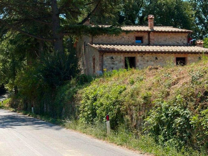 Casa con 6 locali in vendita in Strada del Pollaiolo, Cetona