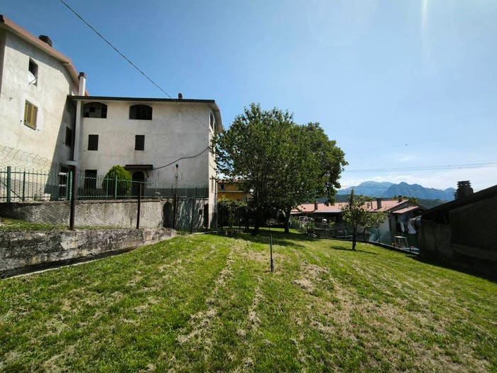 Casa con 5 locali in vendita in Via Palate, Endine Gaiano