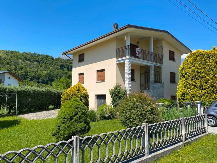 Casa con 6 locali in vendita in Puos D'Alpago, Alpago