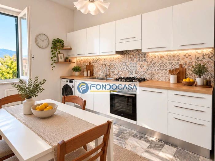 Appartamento quadrilocale in vendita in Via poggioletto, Centro, Massa