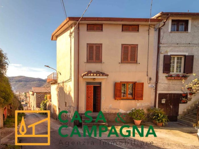 Casa con 6 locali in vendita in Via Sant'Antonio, Vezzara, Conca della Campania