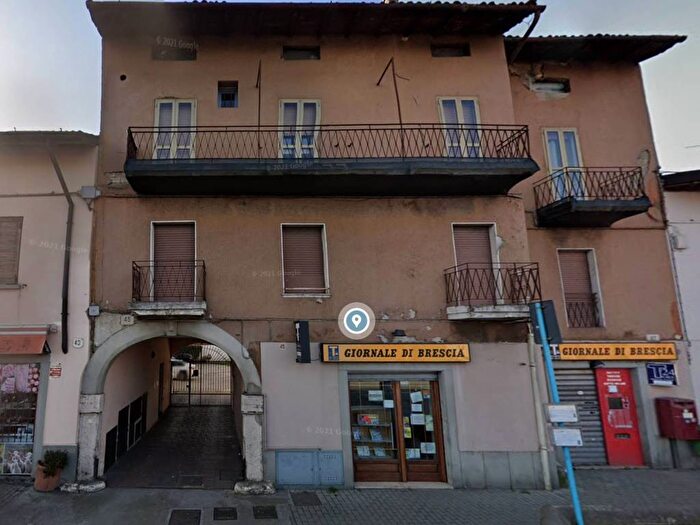 Appartamento quadrilocale in vendita in Via Valcamonica, Violino, Brescia