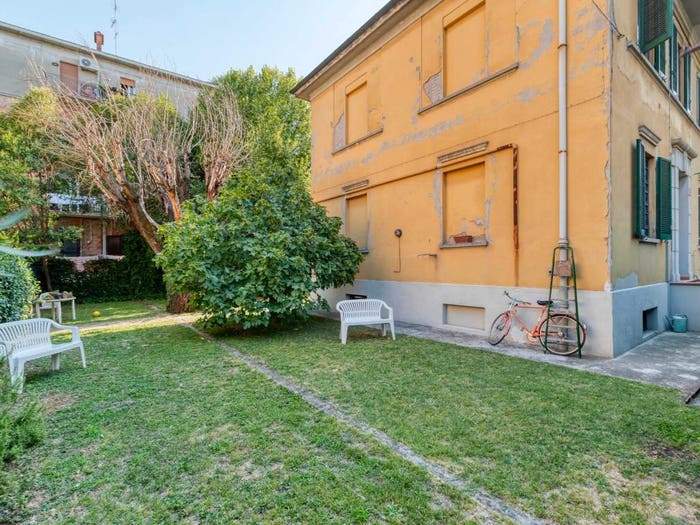 Casa con 6 locali in vendita in Via Donato Creti, Bolognina, Bologna
