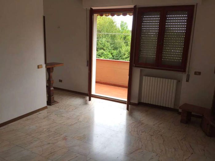 Appartamento con 5 locali in vendita in Neighbourhood Ronchi, Ronchi Poveromo, Massa