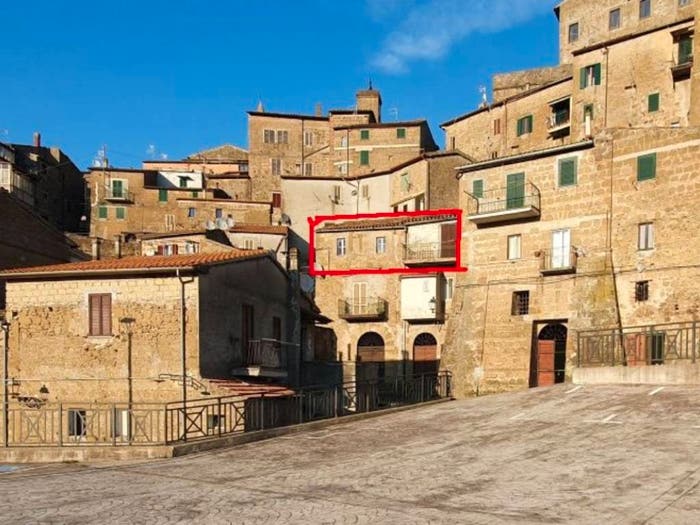 Appartamento con 5 locali in vendita in Via Centro Tra Terme E Lago SNC, Onano