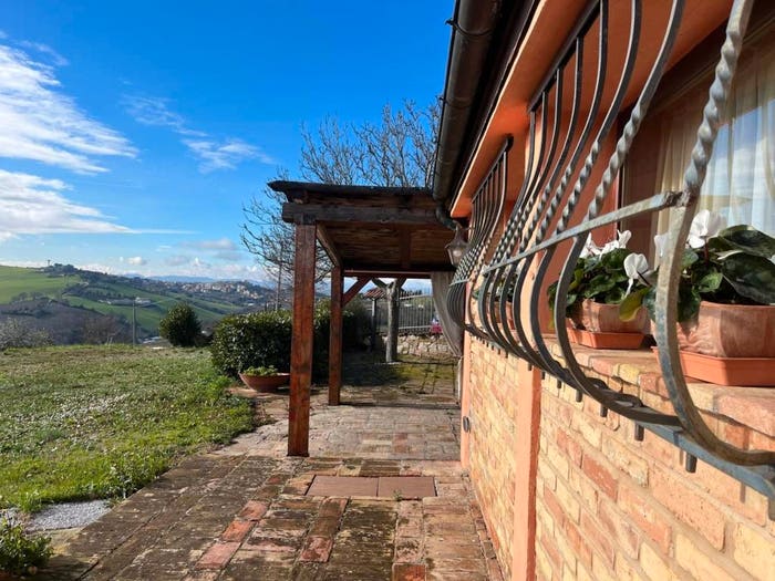 Casa con 5 locali in vendita in Via del Bisciano, Paterno, Ancona