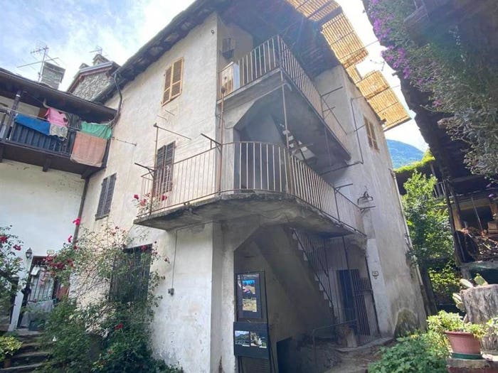 Casa con 6 locali in vendita in Via Vareynaz, Centro, Hone