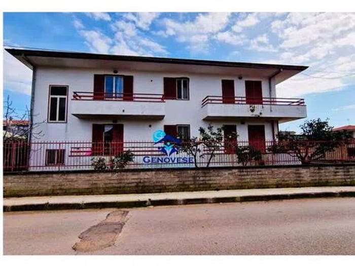 Appartamento con 5 locali in vendita in Via Isonzo, Centro, Cellole
