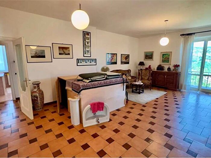Appartamento quadrilocale in vendita in Via Per Pineland SNC, Borghetto Santo Spirito