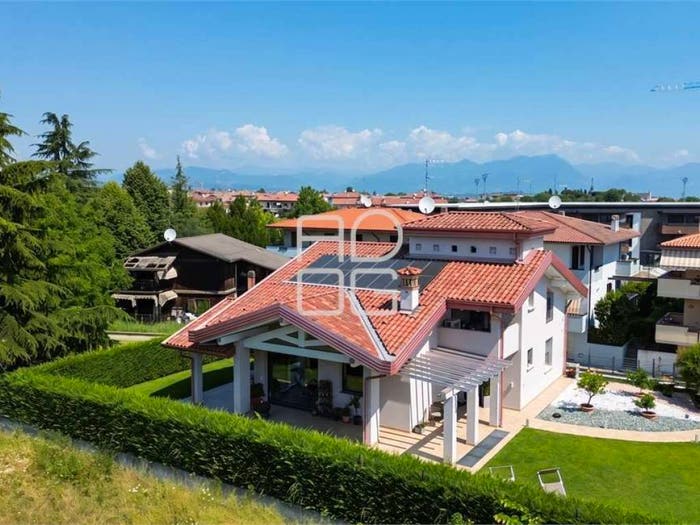 Casa con 6 locali in vendita in Via Pratomaggiore, Rivoltella, Desenzano del Garda