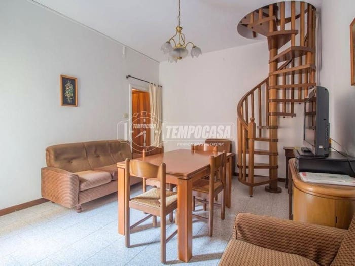 Appartamento quadrilocale in vendita in Via Giuseppe Rocca, Centro Storico, Carpi