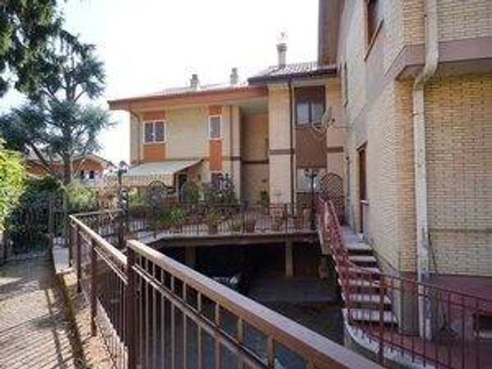 Casa con 6 locali in vendita in Via Poggio Fiorito, Colle delle Ginestre Pedica, Grottaferrata