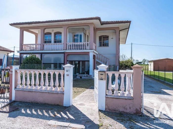 Casa con 5 locali in vendita in Via GRANDI, Berra, Riva del Po