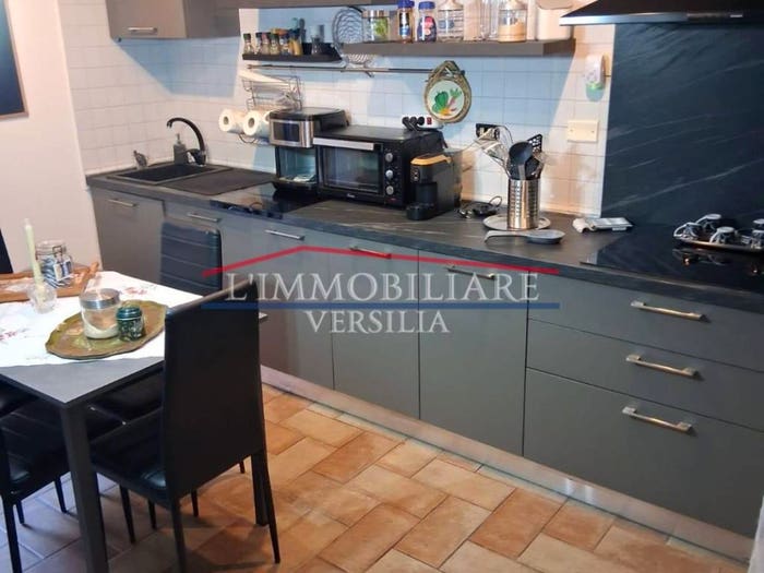 Appartamento trilocale in vendita in Via Cavour, Centro, Carrara