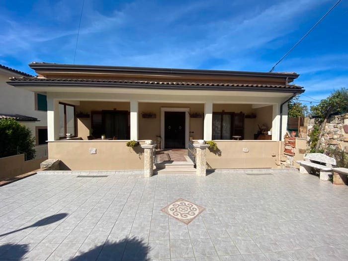 Casa con 6 locali in vendita in Viale Leonardo da Vinci, Montorsi Valle, Sant'Angelo a Cupolo
