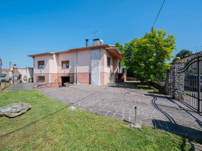 Casa quadrilocale in vendita in Via Papa Giovanni XXIII, Buscoldo, Curtatone