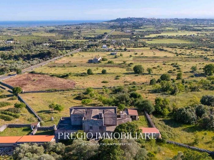Casa con 6 locali in vendita in Contrada Salatino, Mottola