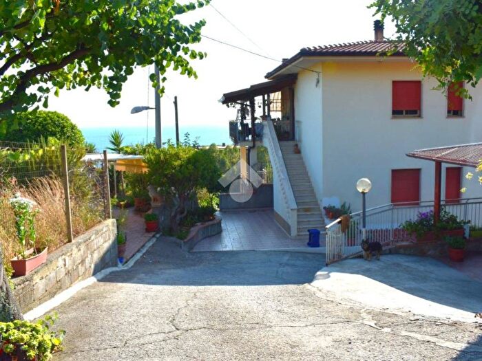 Appartamento con 6 locali in vendita in Contrada triolo, Cetraro Marina, Cetraro
