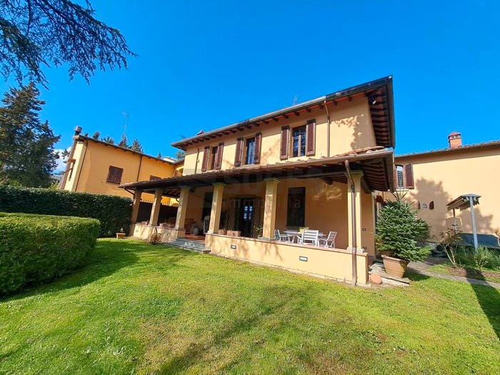 Casa con 6 locali in vendita in Centro, Pelago