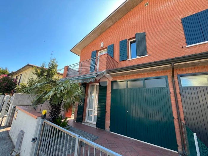 Casa quadrilocale in vendita in Via fiume Montone Abbandonato, Borgo Nuovo Ospedale, Ravenna