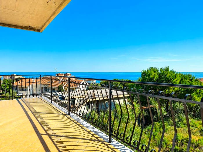 Appartamento trilocale in vendita in Strada casai, Riva Ligure