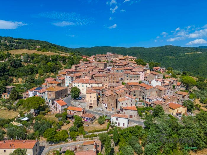 Appartamento con 5 locali in vendita in Piazza della Cisterna, Tatti, Massa Marittima