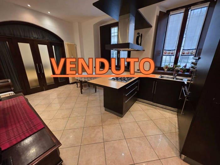 Appartamento bilocale in vendita in Via San Martino, Centro, Cremona