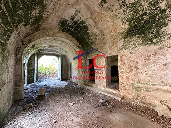 Casa con 7 locali in vendita in Masseria Spalungano, Soleto