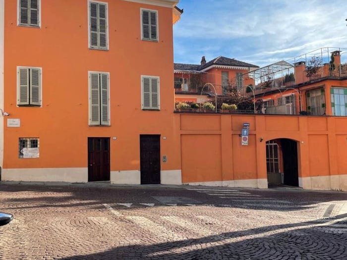 Appartamento con 6 locali in vendita in Via Barbacana, Centro, Bra