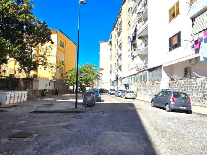 Appartamento trilocale in vendita in Via venezia giulia, Fuorigrotta, Napoli