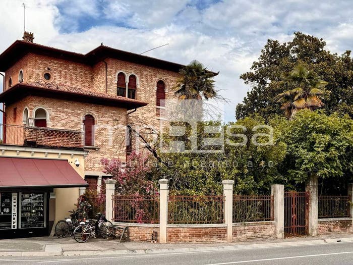 Casa con 6 locali in vendita in PIAZZA VITTORIA, Centro, Ormelle