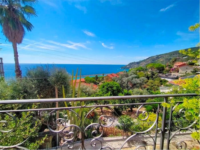 Casa trilocale in vendita in strada costa dei pini, Ospedaletti