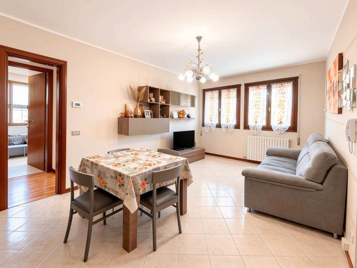 Appartamento con 5 locali in vendita in Via Roma, Centro, Urbana