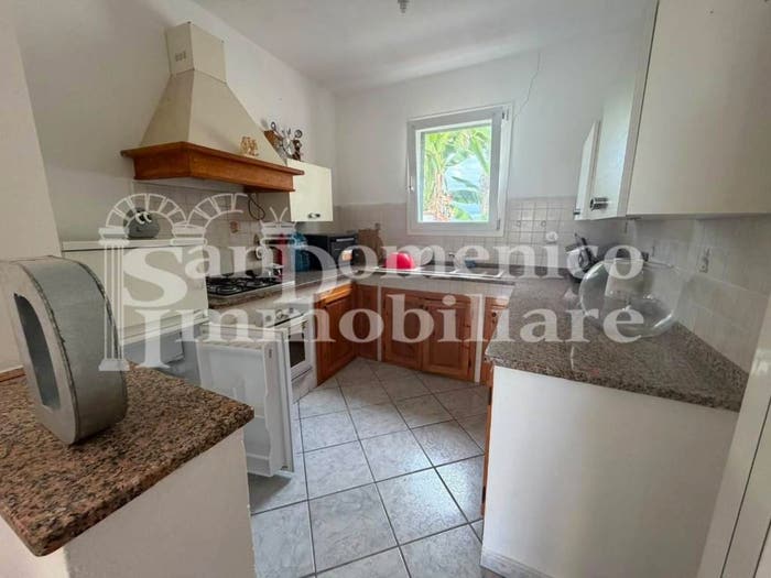 Casa con 6 locali in vendita in Via Arnaccio, Semicentro, Cascina